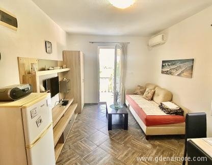 Apartmani Souc, privatni smeštaj u mestu Krašići, Crna Gora - APT 2-1